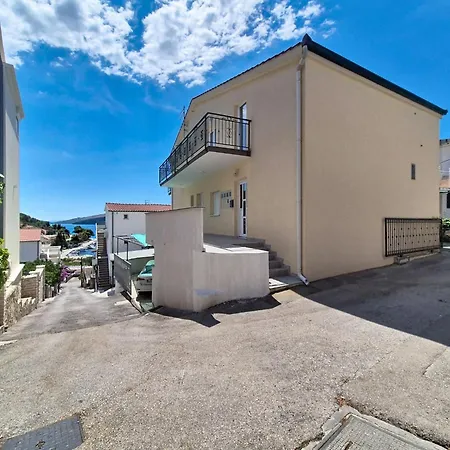 Apartman Vukelja-1 By Interhome