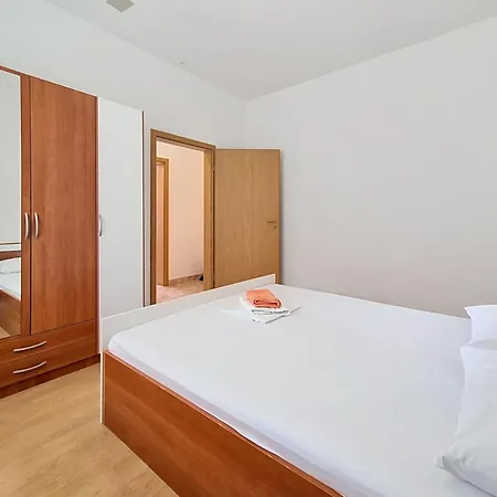 Apartment Vukelja-1 By Interhome